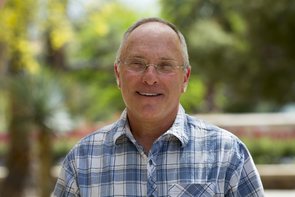 Steven Schwartz's research provides a dynamic view of how fast motions — one-quadrillionth of a second — are linked to chemistry at enzymatic catalytic sites, changing the worldwide view of how enzymes function. (Photo: Mari Cleven/RDI) Steven Schwartz's research provides a dynamic view of how fast motions — one-quadrillionth of a second — are linked to chemistry at enzymatic catalytic sites, changing the worldwide view of how enzymes function. (Photo: Mari Cleven/RDI)